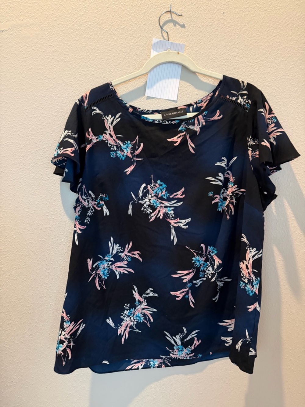 🎉🎉 2/$25 SALE! Lane Bryant Navy Floral Flutter Sleeve Blouse